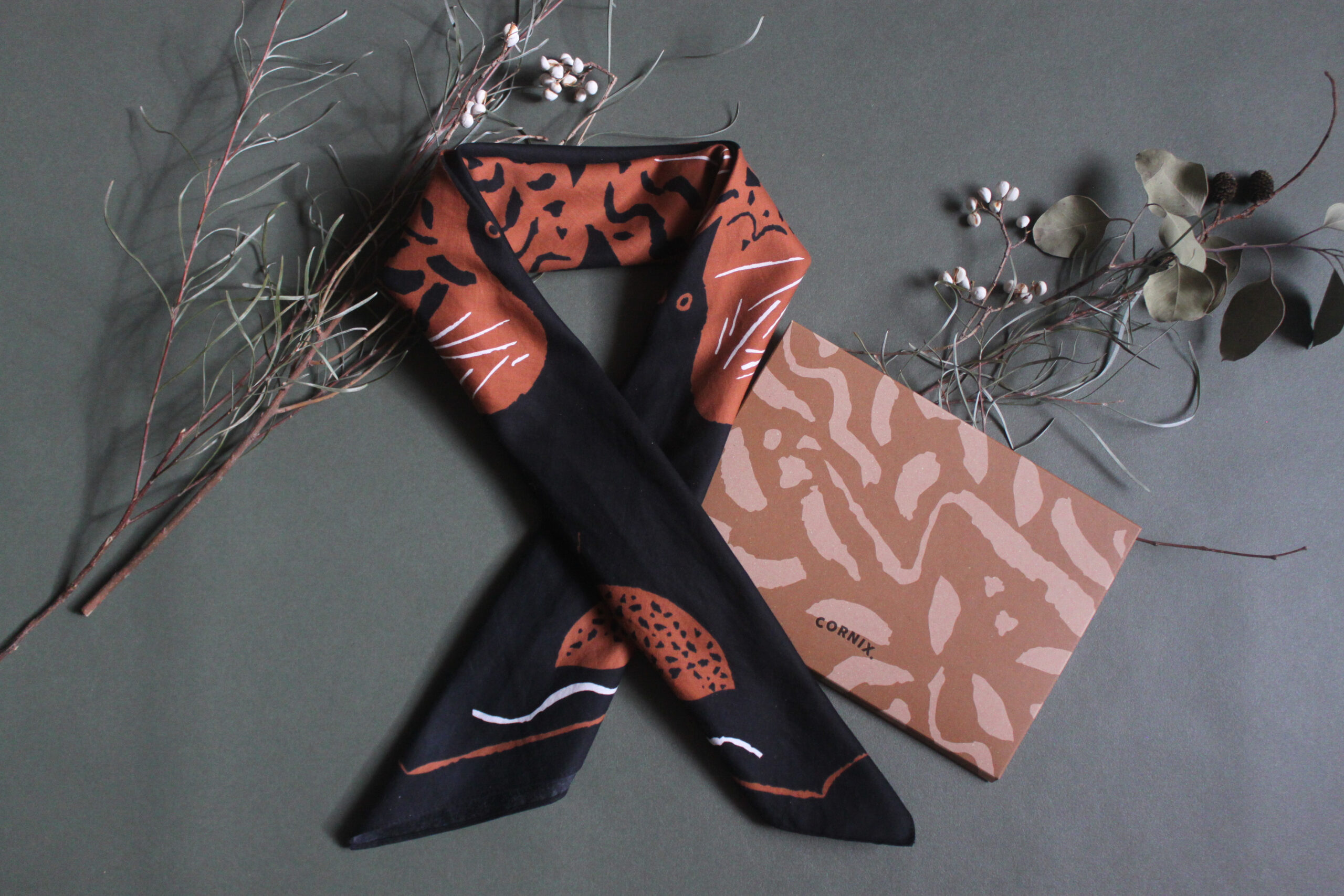 CORNIX.<br>NEST scarf